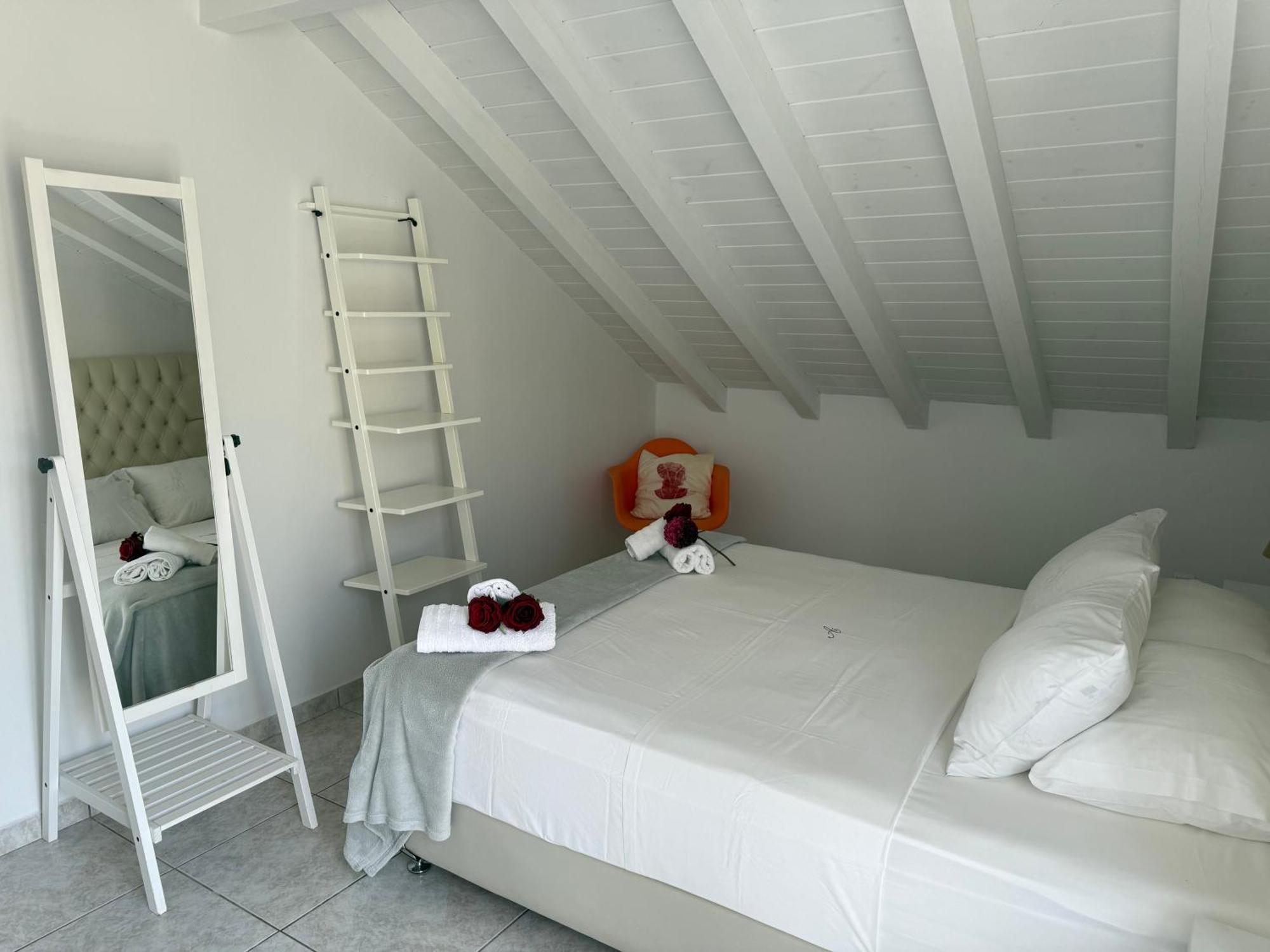 Angel Apartment Fiskardo Bagian luar foto