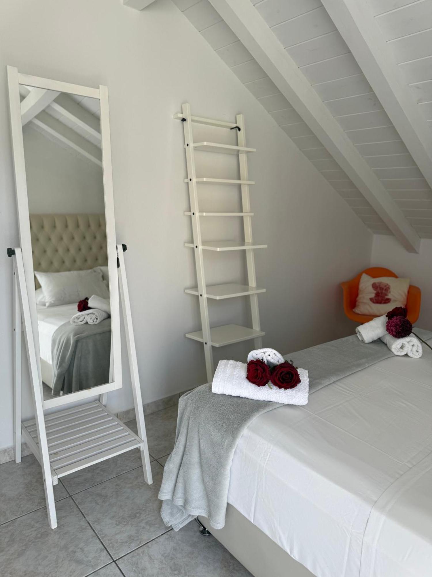 Angel Apartment Fiskardo Bagian luar foto